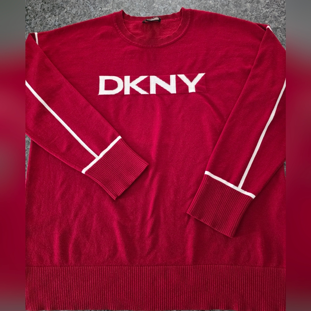 DKNY Women's Sweater Size Large